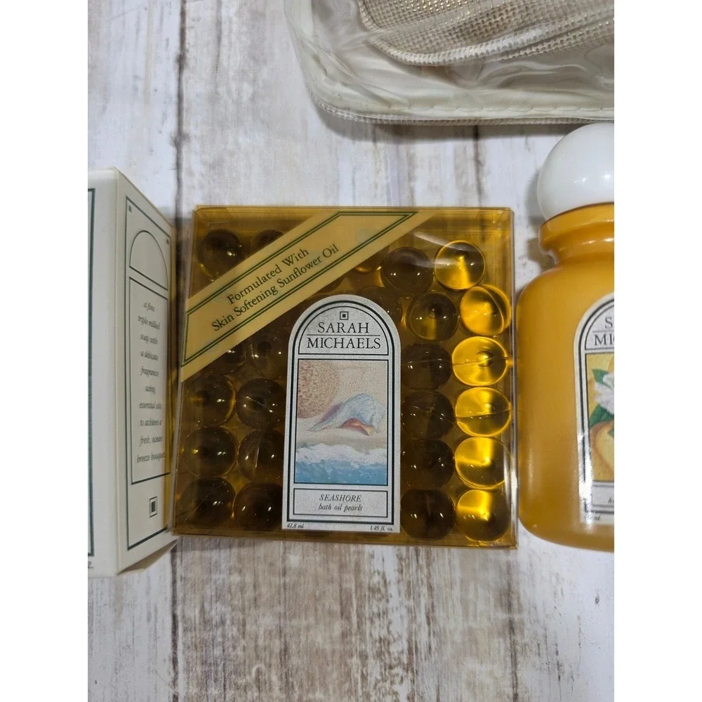 Sarah Michaels Travel Case Gardenia Seashore Bath Body Gift Set Gold‎ Bag READ